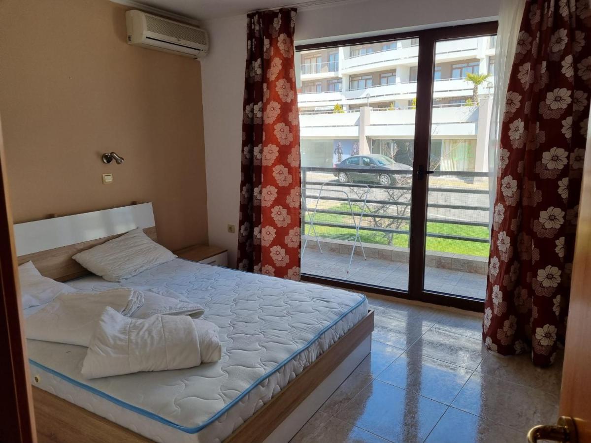 Luxsus Apartment Diamond Свети Влас Екстериор снимка