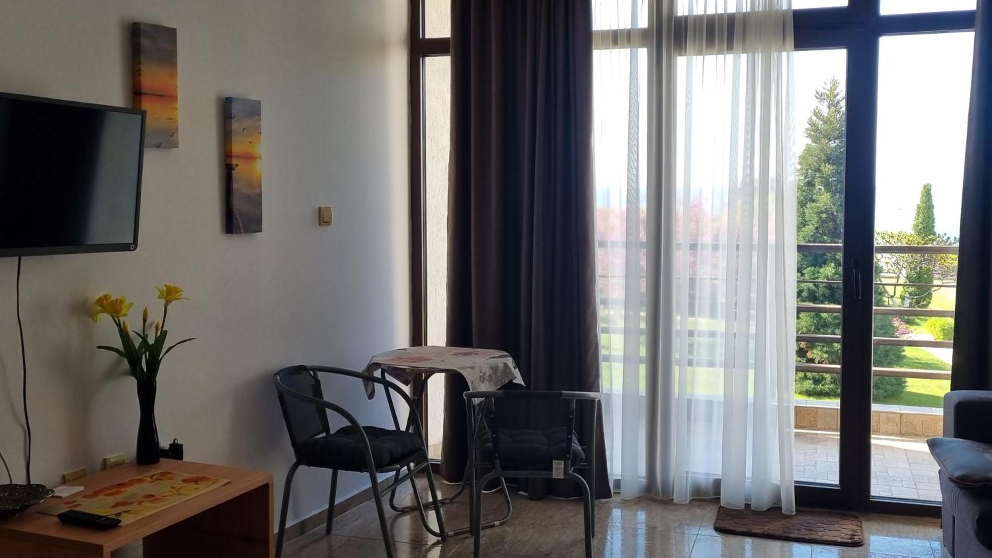Luxsus Apartment Diamond Свети Влас Екстериор снимка